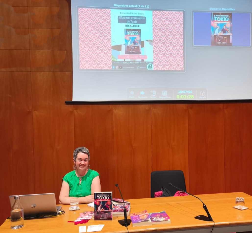 Presentación de El puesto ambulante de Tokio, de Nisa Arce, en la biblioteca pública del Estado de Las Palmas, romance LGBT