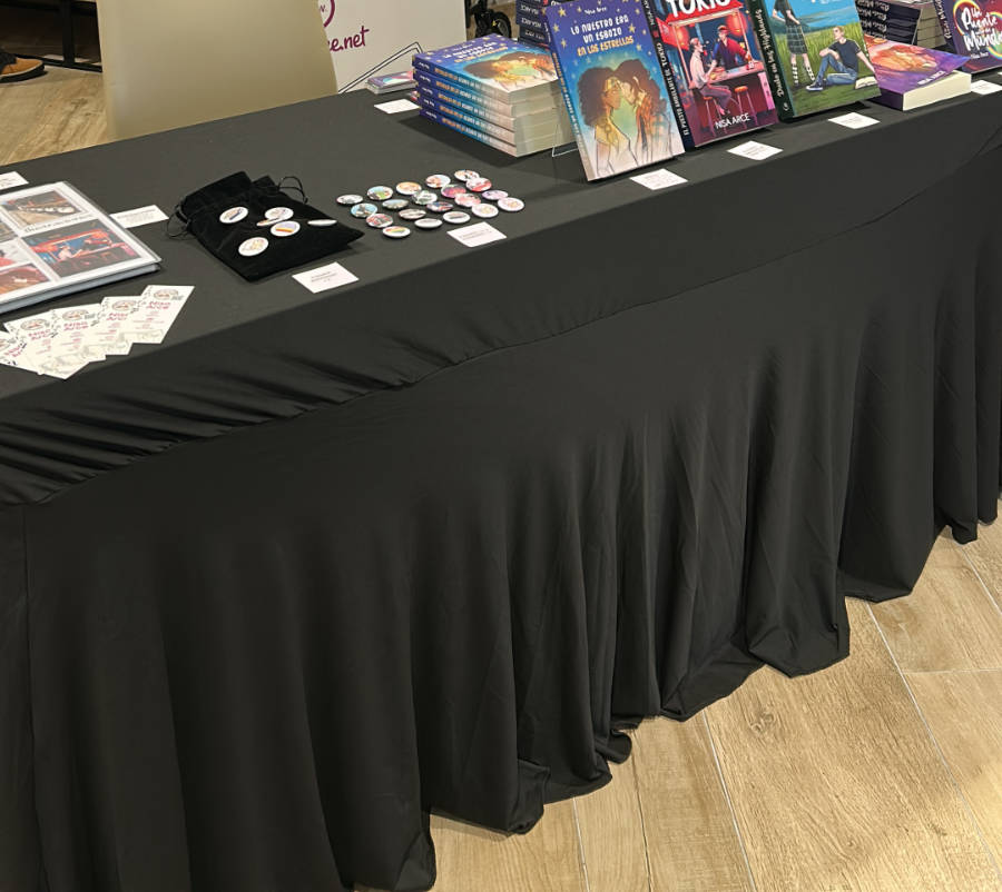Mantel para mesa de autor en evento literario
