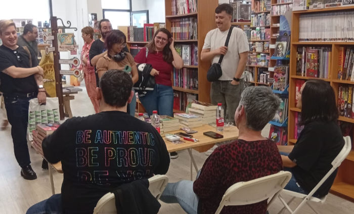 Firma de autores canarios LGBT en Librería Moebius, las Palmas de GC